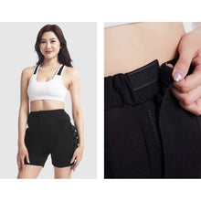 Load image into Gallery viewer, 3D Snowboard Butt Pad Guard Breathable Winter Skating Protective Hip Pad EVA Short Pants Ski