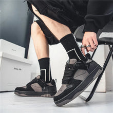 Load image into Gallery viewer, Trendy Streetwear Men's Skateboarding Shoes
