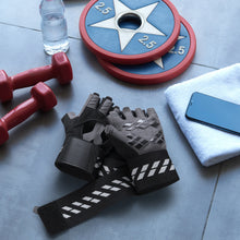 Load image into Gallery viewer, Fingerless Gym Gloves Training Fitness Gloves
